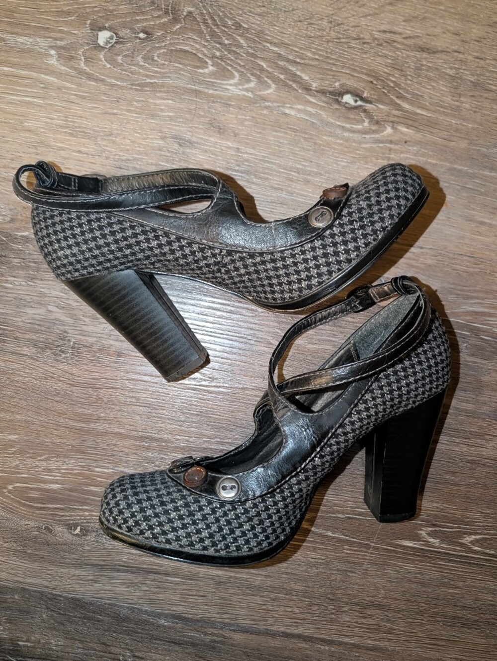 Black & Gray Houndstooth Mary Jane Heels